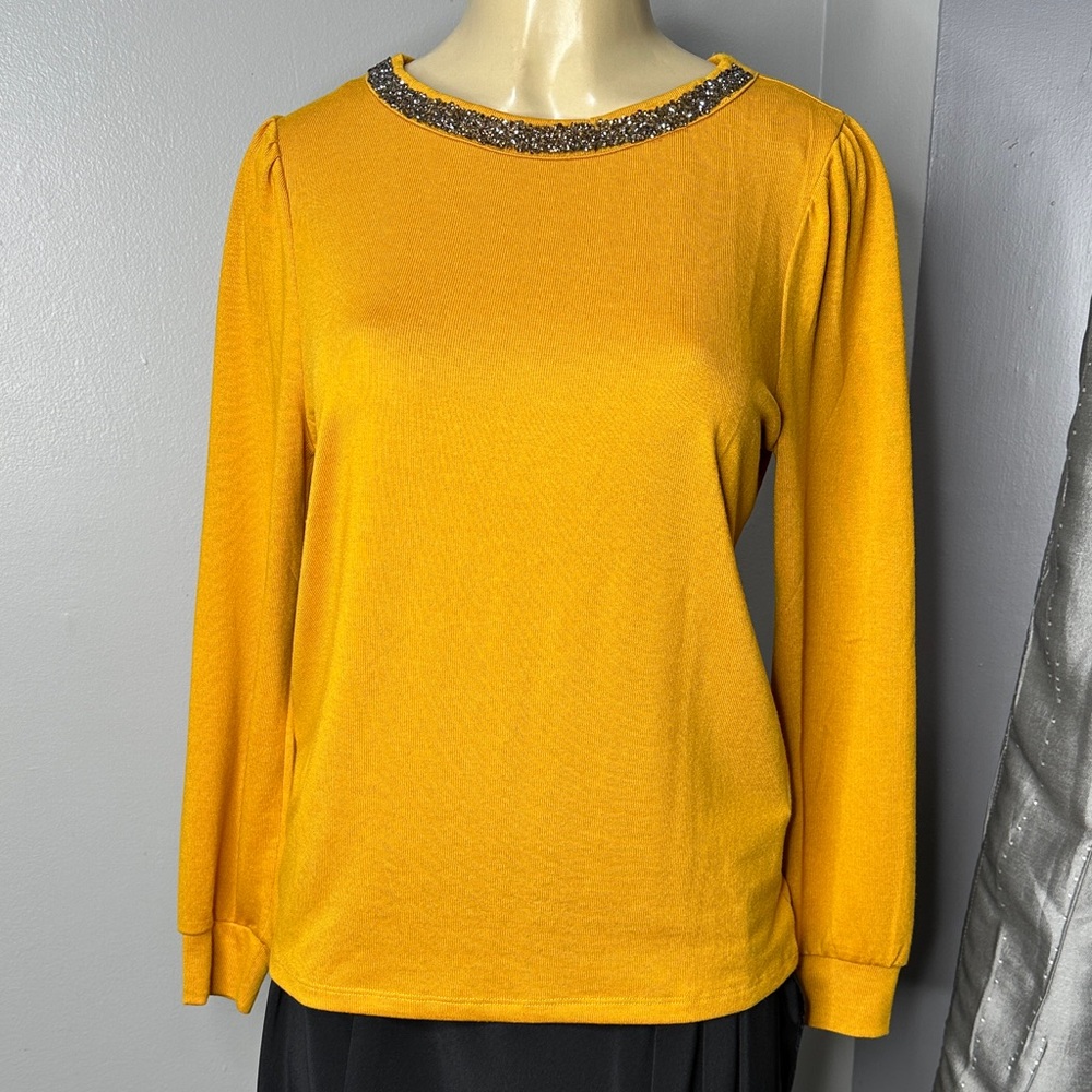By Desing Women’s long-sleeved Sweatshirt in a Golden yellow Sz S